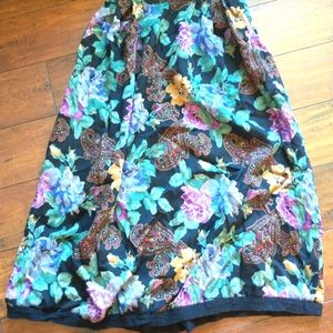 Vintage floral and paisley skirt fits like XS